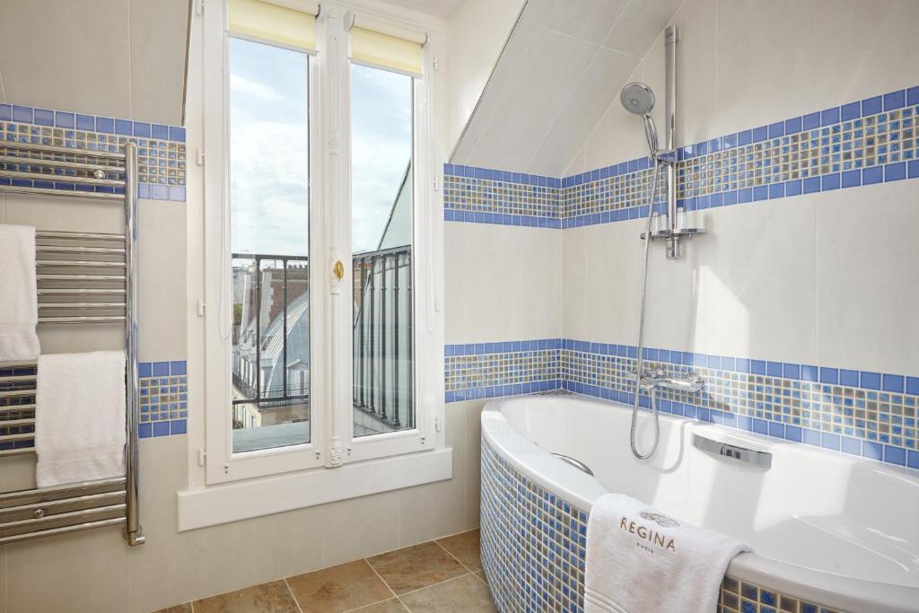 Hôtel Regina Louvre - Resim 42