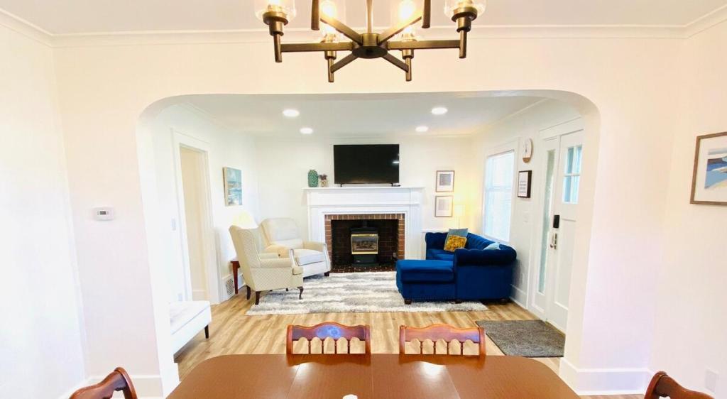 Photo de la galerie de l'établissement Historic Front Street Home, à Lynden