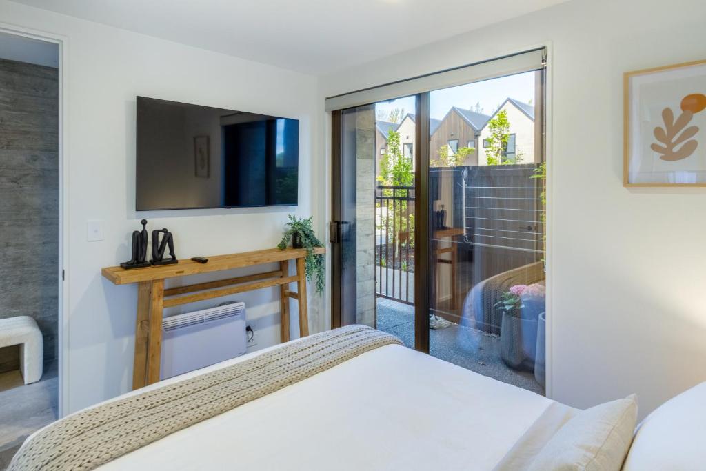 Executive Accommodation 3 Bed, 3 bath plus Garage - Resim 12