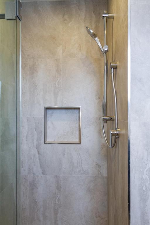 Executive Accommodation 3 Bed, 3 bath plus Garage - Resim 3