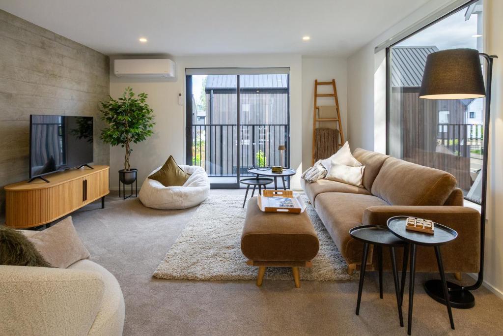 Executive Accommodation 3 Bed, 3 bath plus Garage - Resim 5