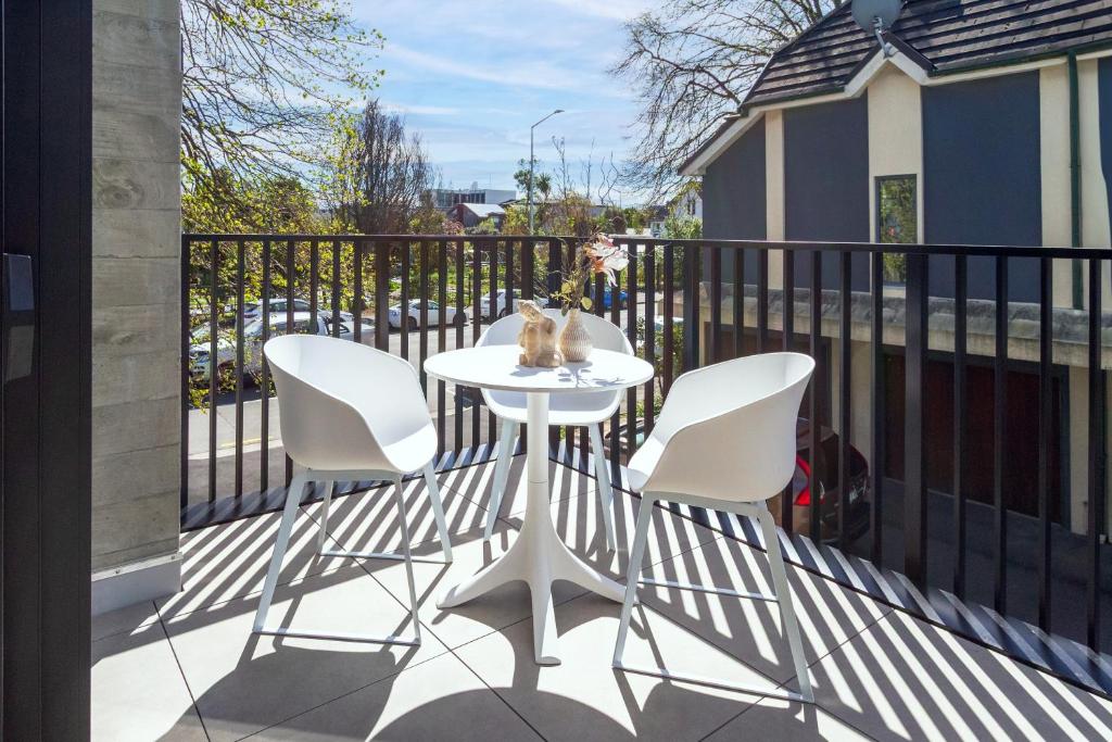 Executive Accommodation 3 Bed, 3 bath plus Garage - Resim 6