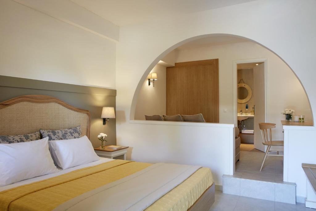 Uma cama ou camas num quarto em Simantro Resort