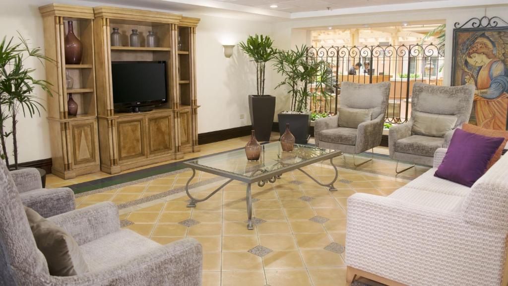 Posezení v ubytování Holiday Inn Express Monterrey Galerias-San Jeronimo by IHG