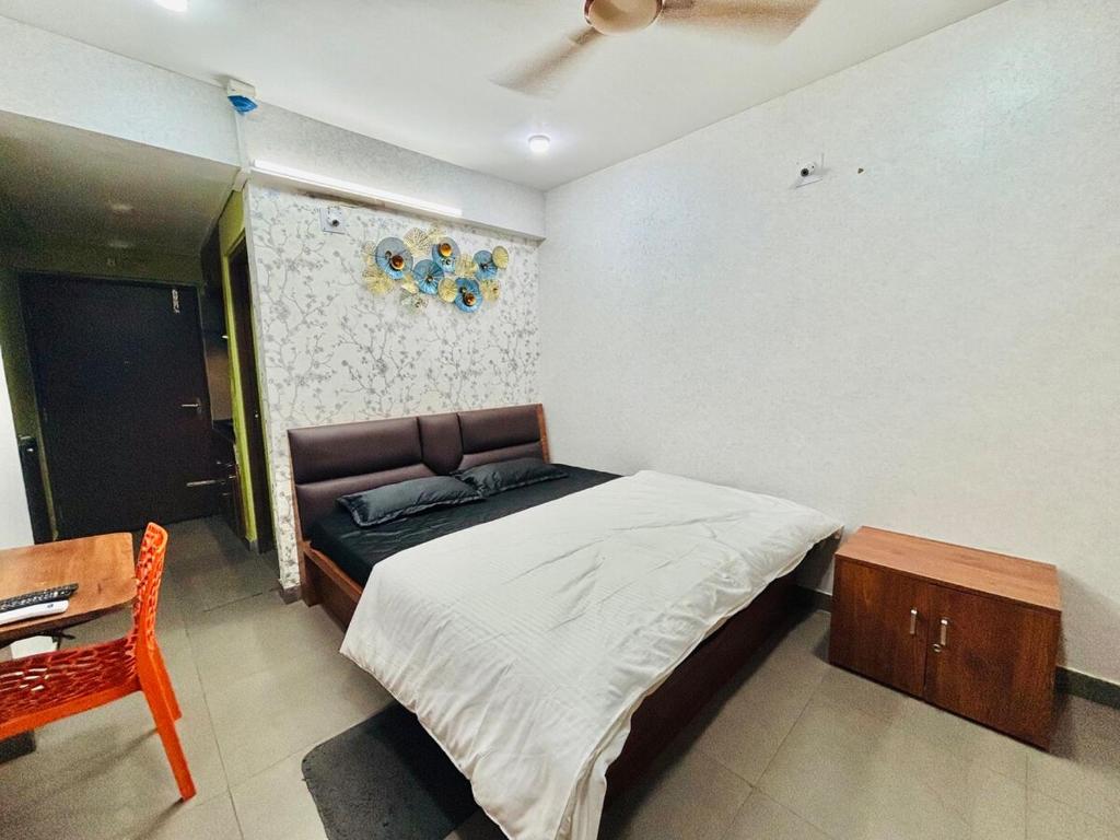 Postel nebo postele na pokoji v ubytování Premium 1RK Studio Apartment in Puri