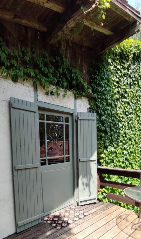 Serres-sur-ArgetにあるLe gîte écureuil, lieu de ressourcementのギャラリーの写真