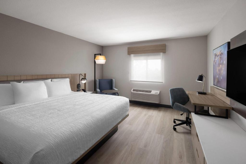 La Quinta Inn & Suites by Wyndham Greenville Woodruff Rd - Habitación Con Cama Extragrande - No Fumadores