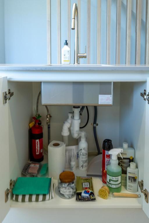 Spacious 3-Bedroom City Retreat with Garage - Resim 30