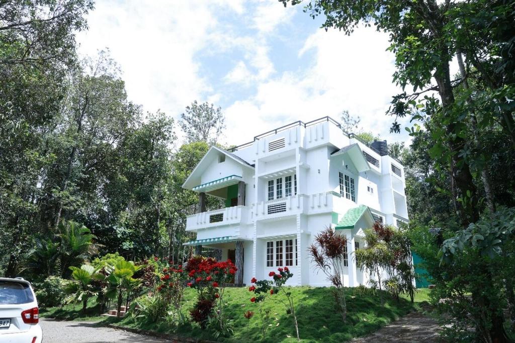 Zahrada ubytování Beautiful Five Bedroom Villa Near Munnar