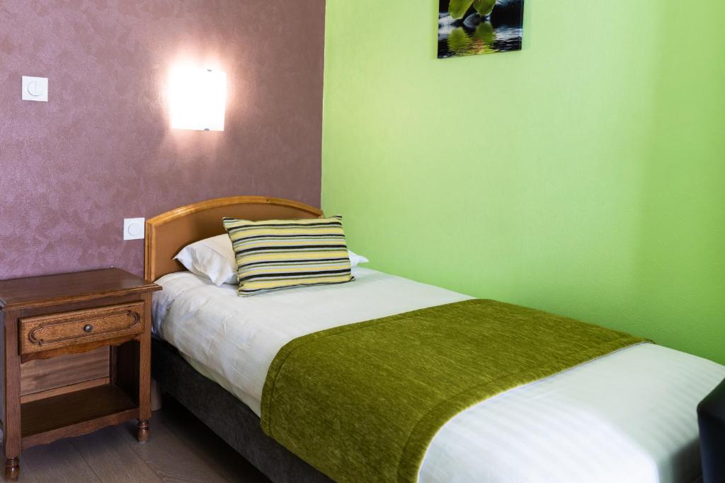 Hotel Cheval De Bronze - Habitación Individual Con Ducha