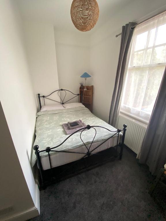 Egham Lovely Studio Self Contained 2 Mins Station Egham Updated