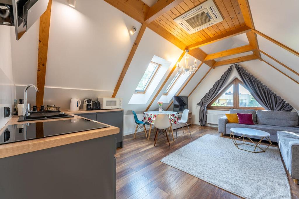 
Superior Studio no.12
