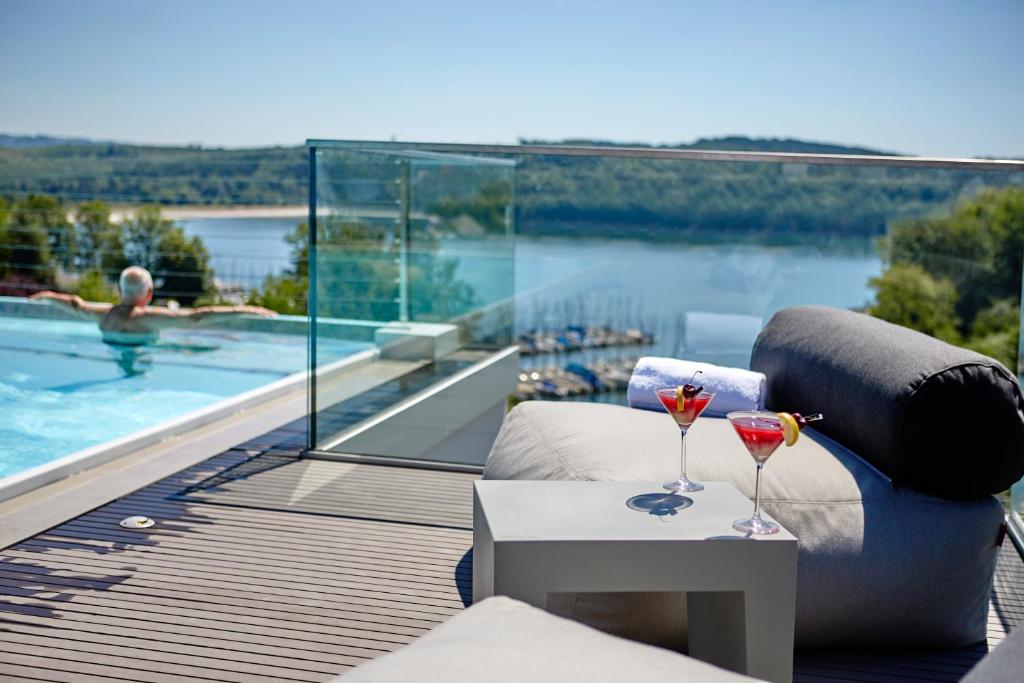 Bazén v ubytování Hotel Seegarten nebo v jeho okolí