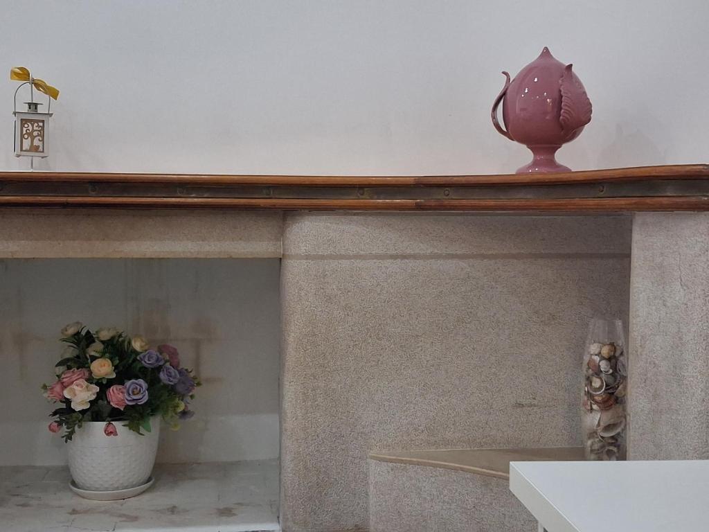 Sotto Castello Living Room - 14