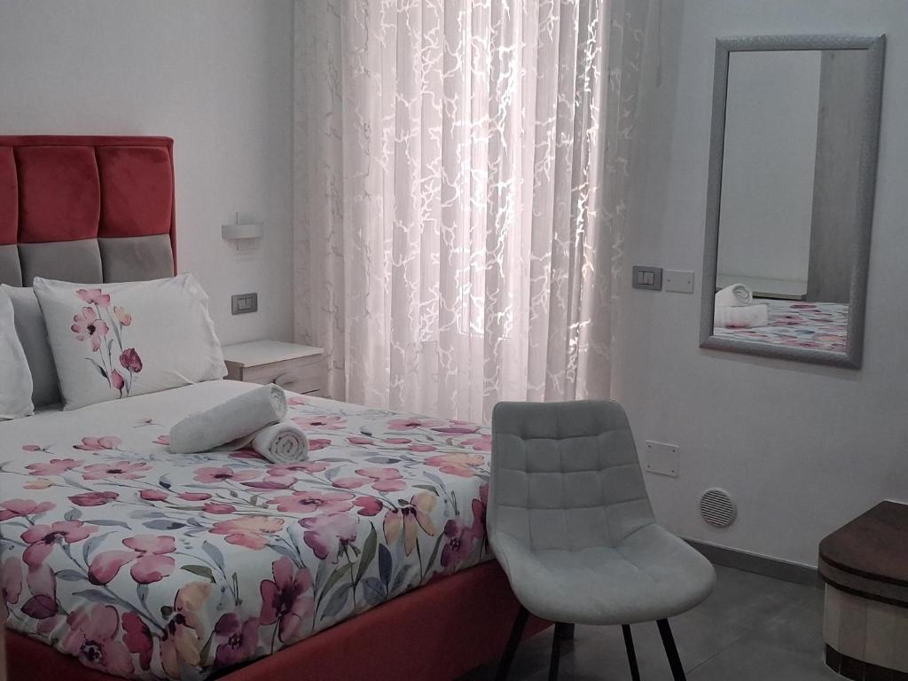 Sotto Castello Living Room - 13