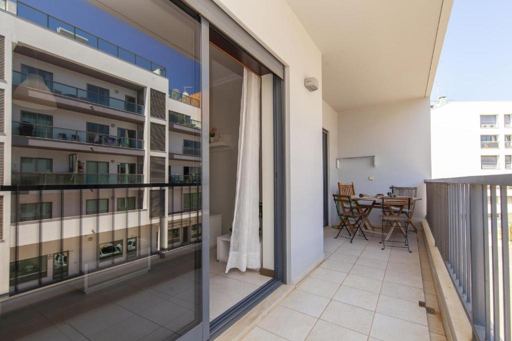 B03 - Luxury 2 Bed near Lagos Marina - 11