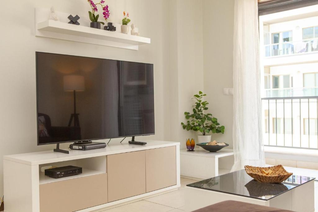 B03 - Luxury 2 Bed near Lagos Marina - 13