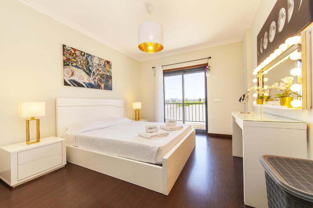 B03 - Luxury 2 Bed near Lagos Marina - 18