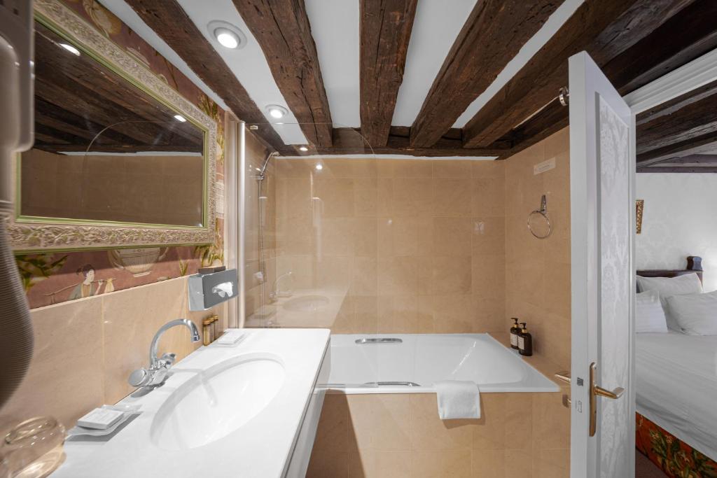 Hotel de la Bretonnerie - Resim 30