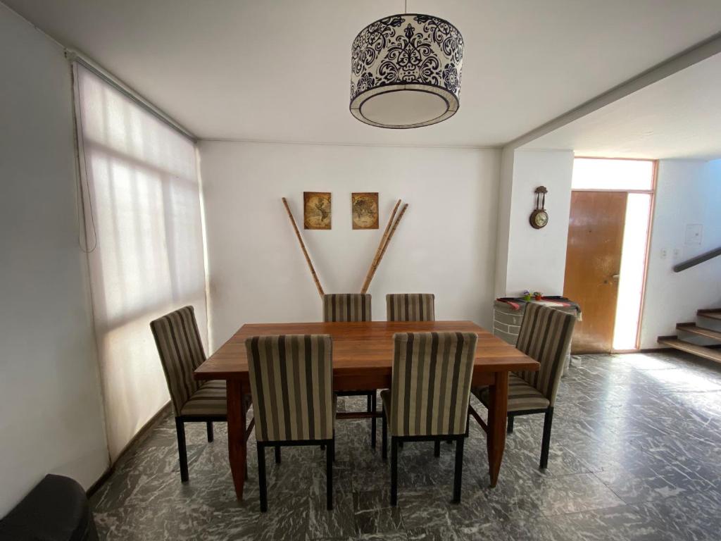 Χώρος καθιστικού στο Habitación en Residencia Mendoza Ciudad