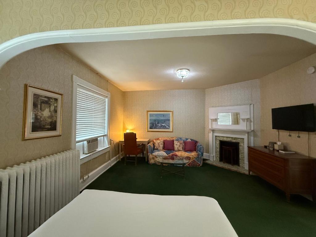 Windsor Inn Hotel photo