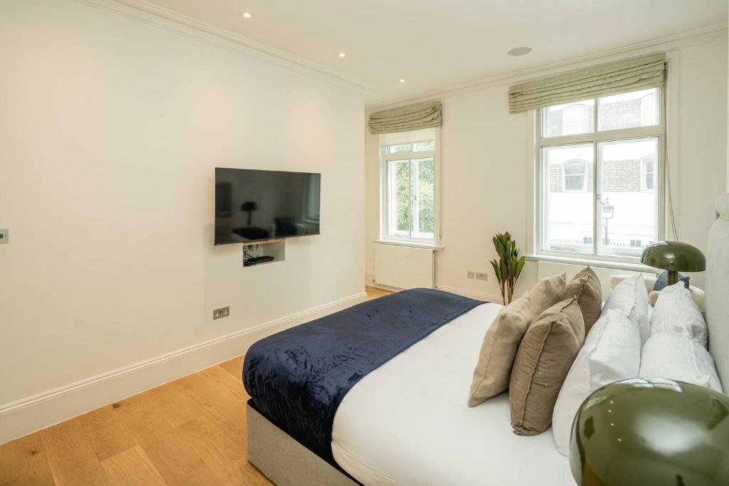 Gallery Detail: High End Duplex Apartment Mayfair لندن أسعار محدثة لعام 2026