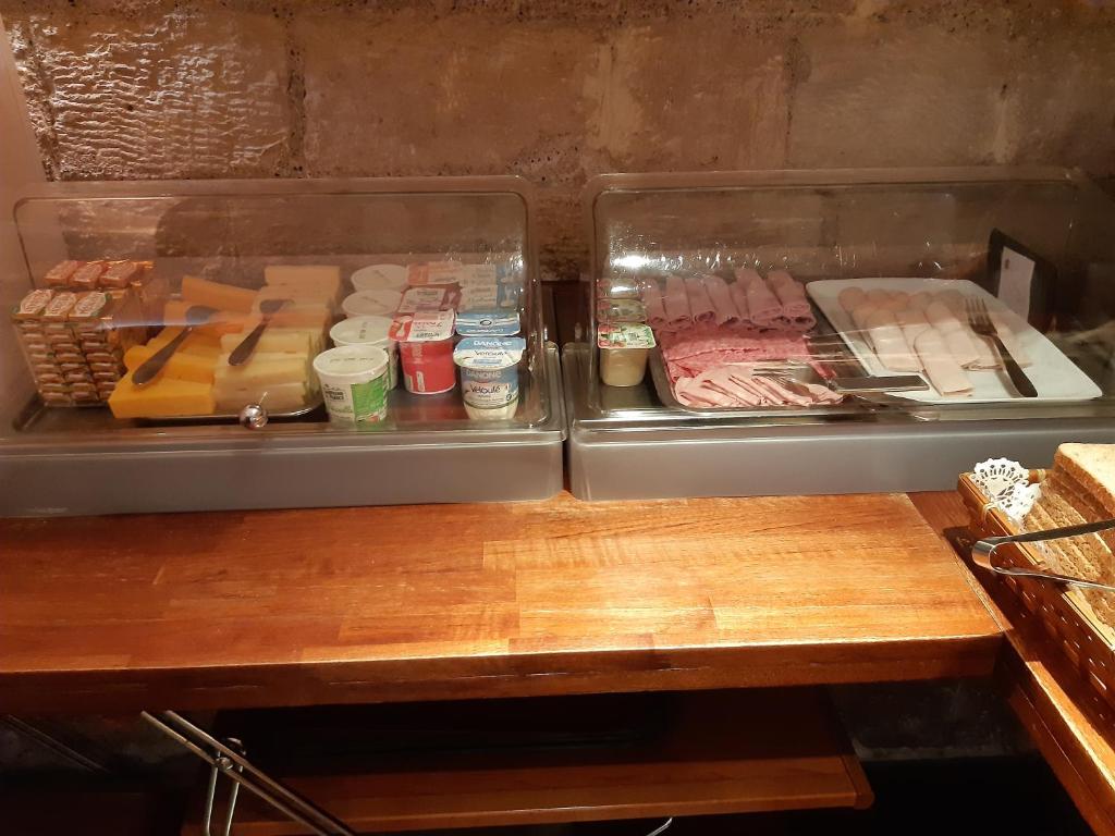 Hôtel Lumières Montmartre Paris - Resim 45