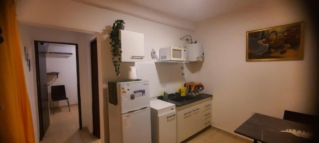 Cuisine ou kitchenette dans l'établissement Norita Alquiler Temporal - Departamento