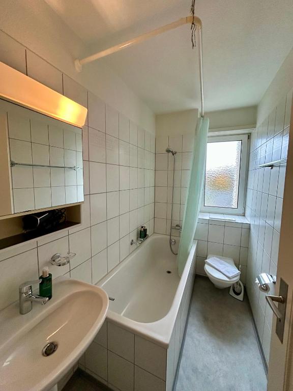 Simple and Comfortable 2BR Apartment in Zurich - Resim 3