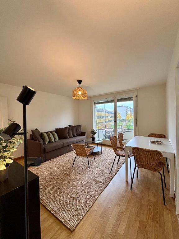 Simple and Comfortable 2BR Apartment in Zurich - Resim 4