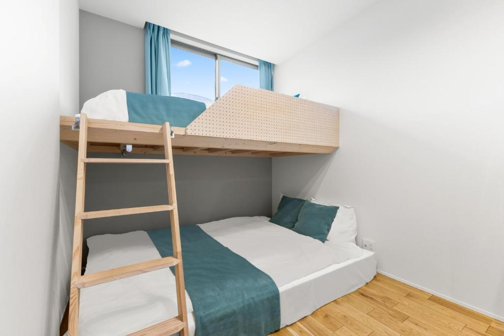 Nishi-Shinjuku Apartment