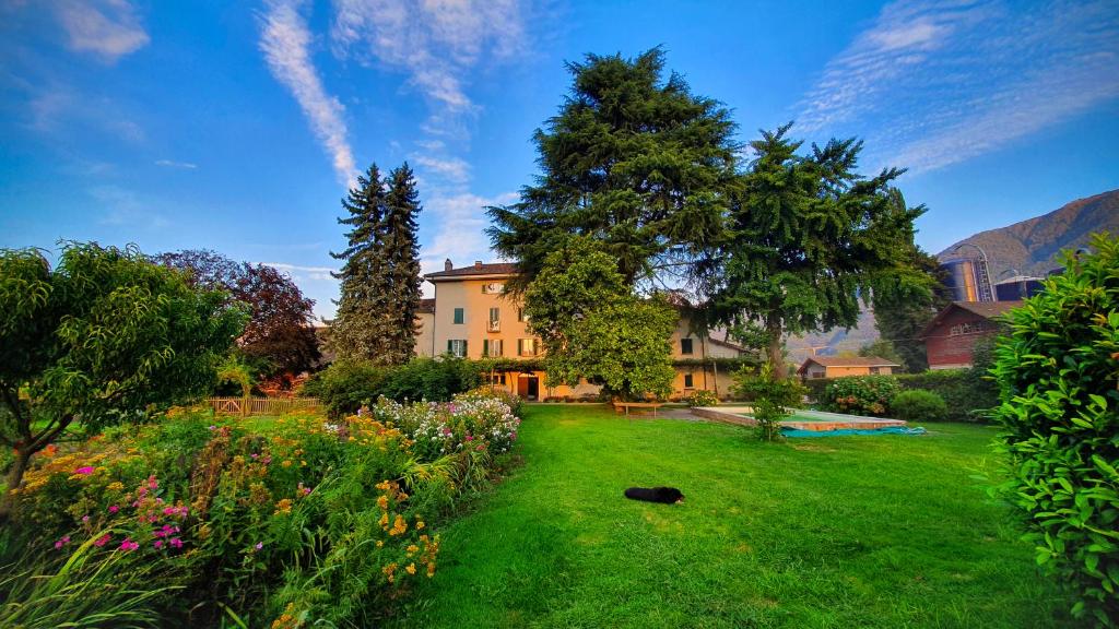 Κήπος έξω από το Masseria Ramello