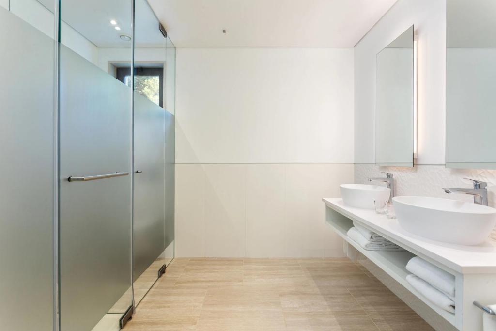 
Two-Bedroom Garden Suite Garden Access
