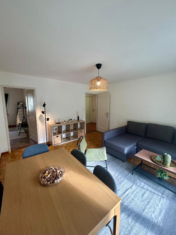 Basic 3BR Flat with Balcony in Zurich - Resim 14