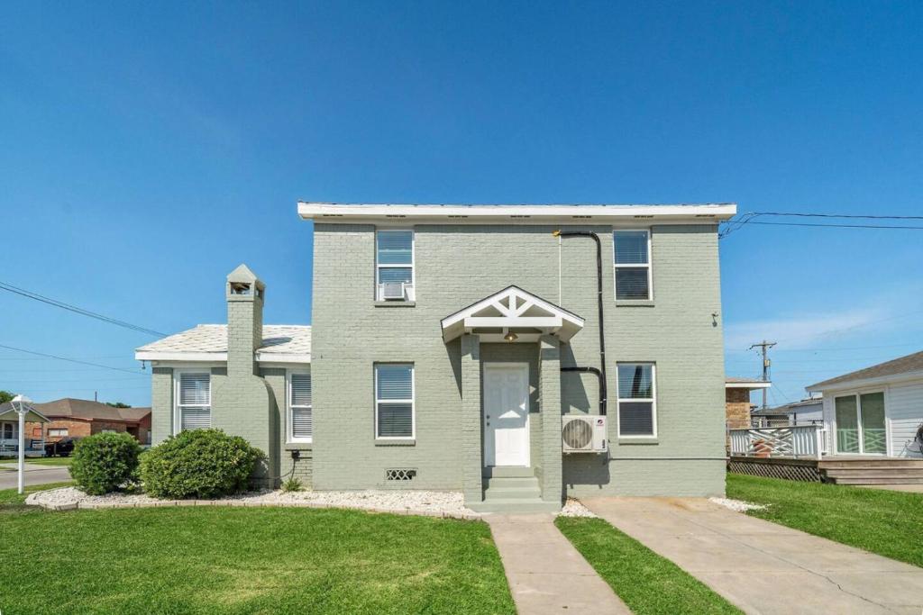 Το κτήριο όπου στεγάζεται  η παραθεριστική κατοικία