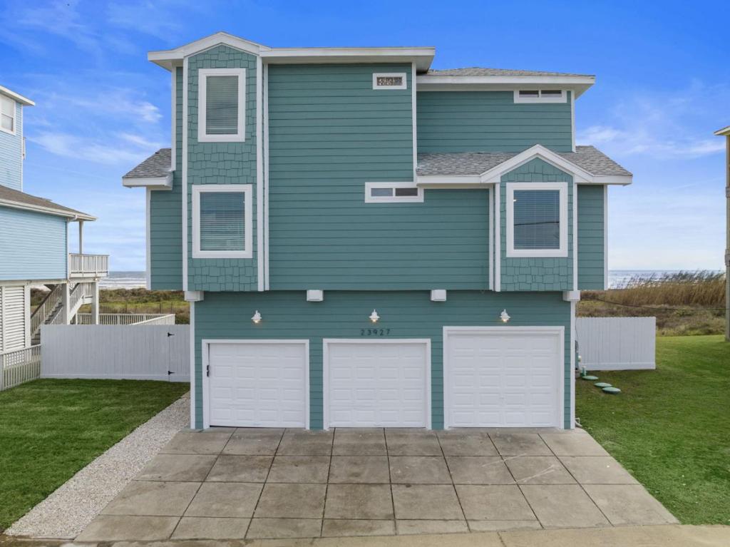 Curated visual reference: Gallery Detail: Oceanfront Home With Pool Large Decks Fire Pit And Private