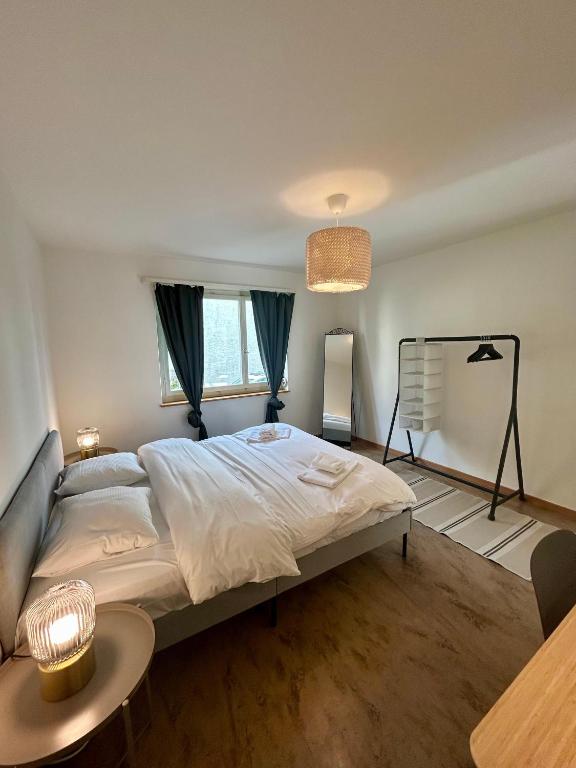 Basic 3BR Flat with Balcony in Zurich - Resim 37