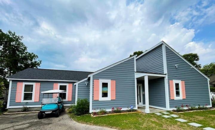 Το κτήριο όπου στεγάζεται  η παραθεριστική κατοικία