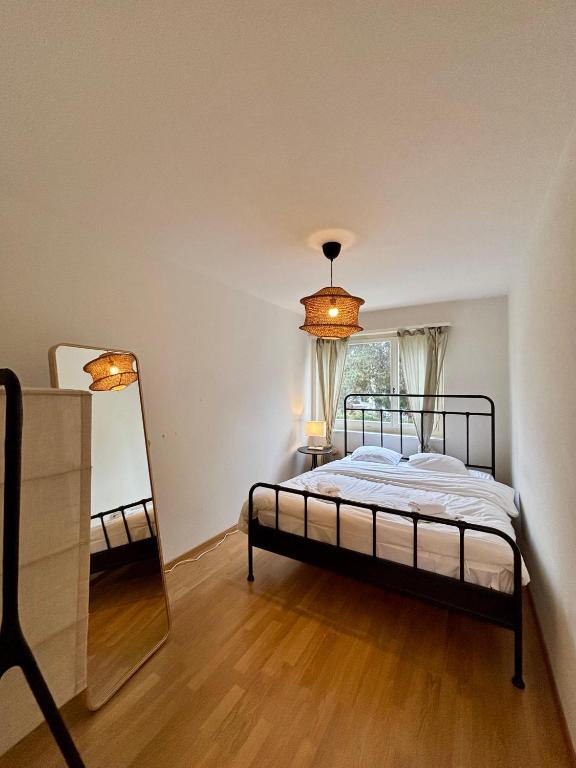 Basic 3-BR Apartment with Balcony Access - Resim 13