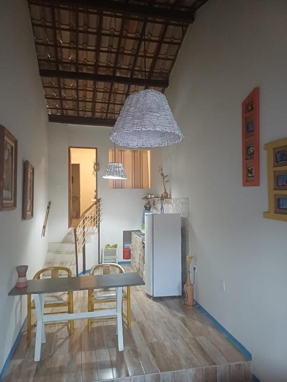 Η κουζίνα ή μικρή κουζίνα στο Casinha Indira Centro Histórico