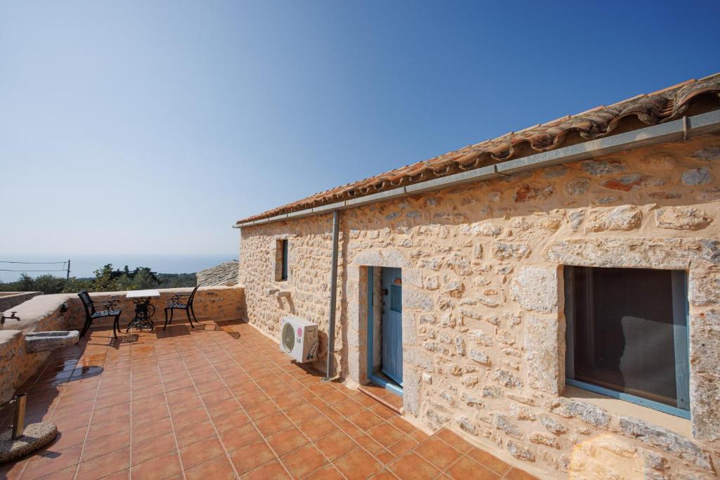 Lithos Stone Suites - 18