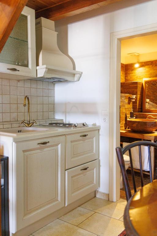 Lithos Stone Suites - 2