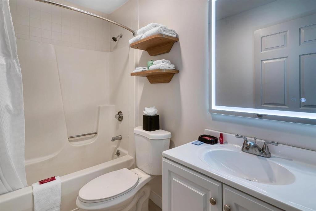 Baldwin Inn & Suites, SureStay Collection by Best Western photo