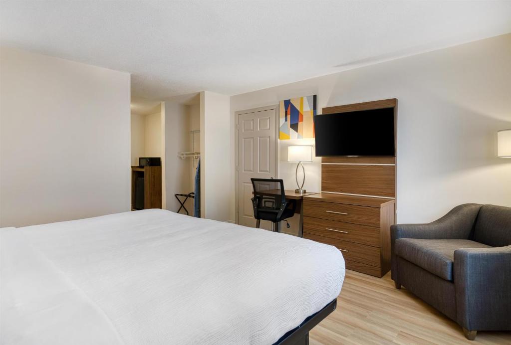 Baldwin Inn & Suites, SureStay Collection by Best Western - Habitación Con Cama Extragrande - No Fumadores