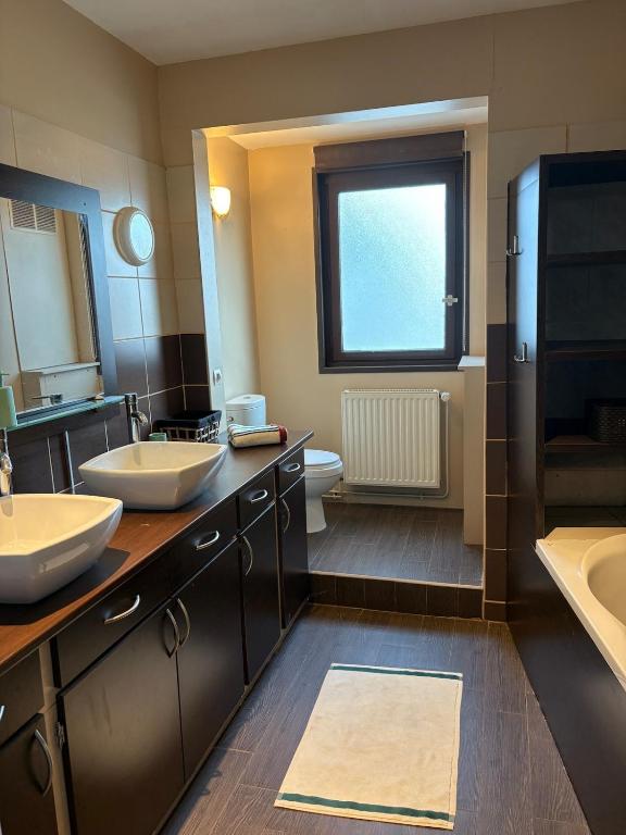 Le Grillen - 4 bedroom apartment - Centre – photo 10