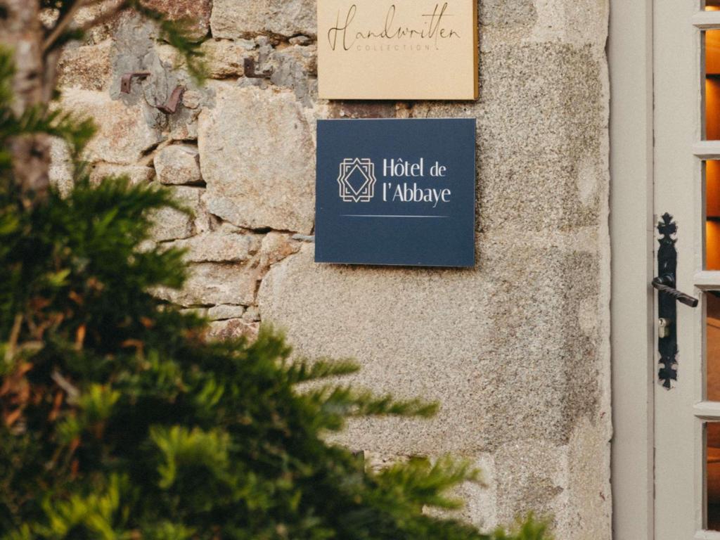 Certifikát, hodnocení, plakát nebo jiný dokument vystavený v ubytování Hotel de L'Abbaye Le Tronchet - Handwritten Collection