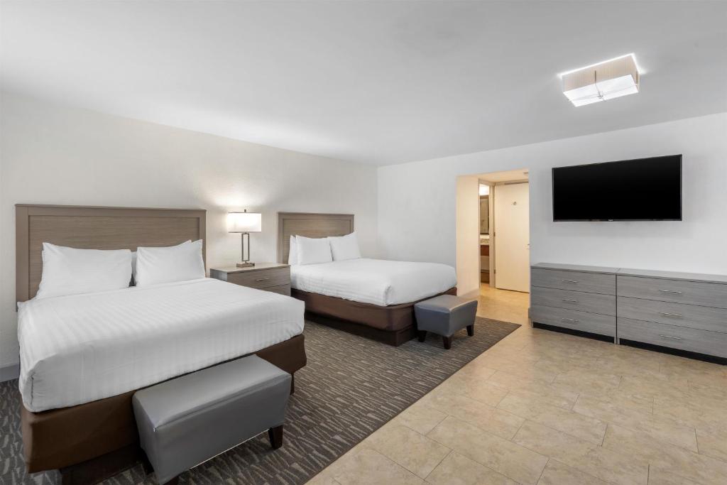 Best Western Palm Beach Lakes photo