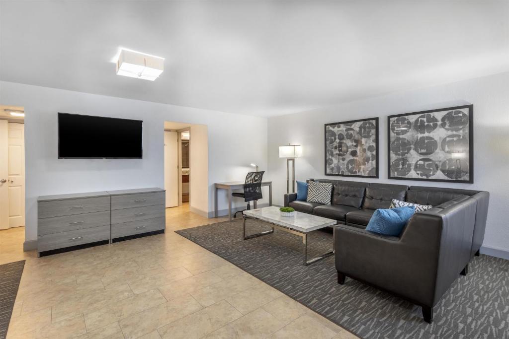 Best Western Palm Beach Lakes photo