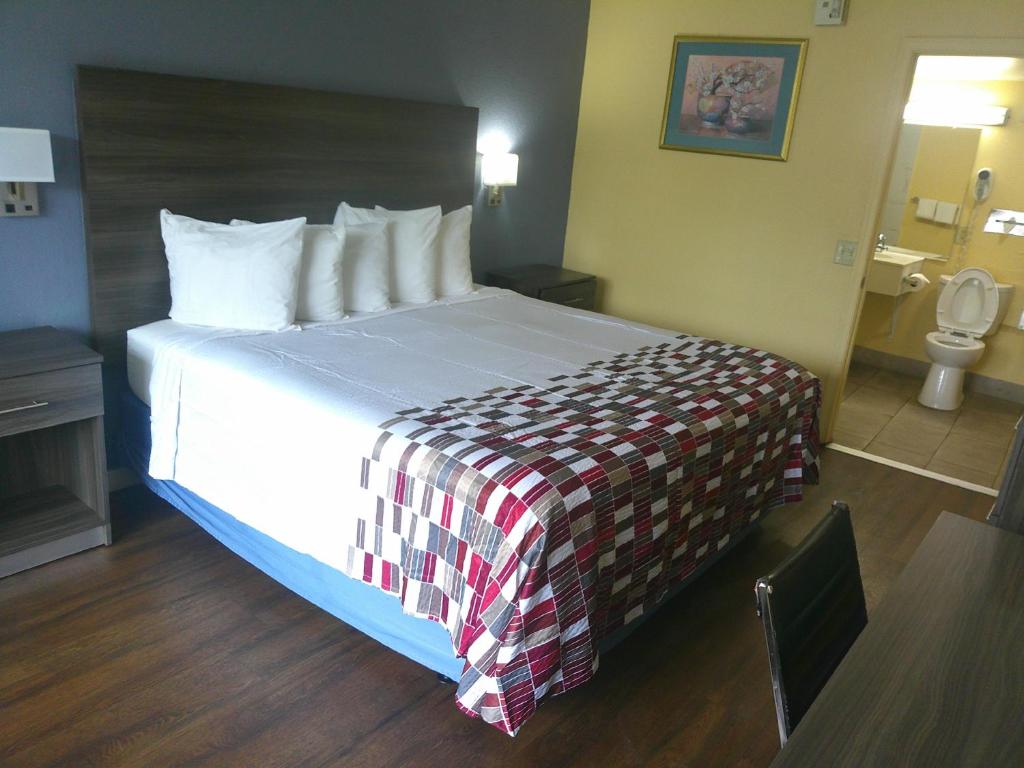 Red Roof Inn Hampton Coliseum - Habitación Superior Con Cama King Para Fumadores