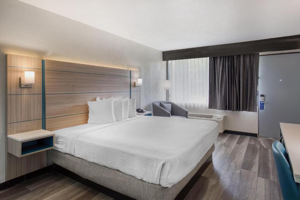Best Western Executive Inn - Executive Kamer Met Kingsize Bed - Roken